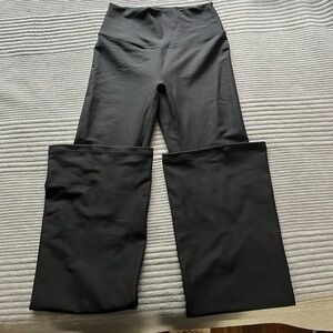 A&F YPB SculptLUX flare leggings in Black - small